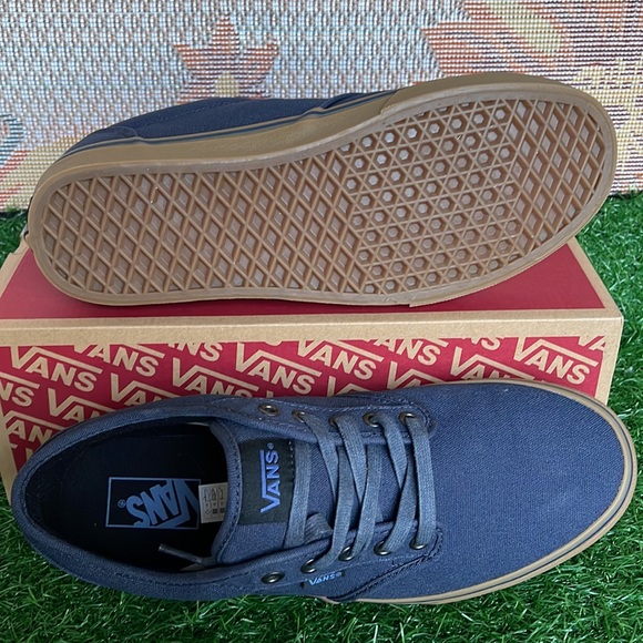 Vans Men’s Atwood
(12 Oz Canvas) Navy/Gum
VN000XB0D8F
Sneakers - Picture 4 of 16